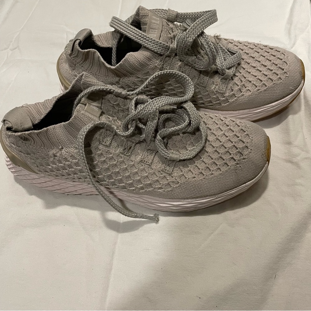 Knit NoBull Runners